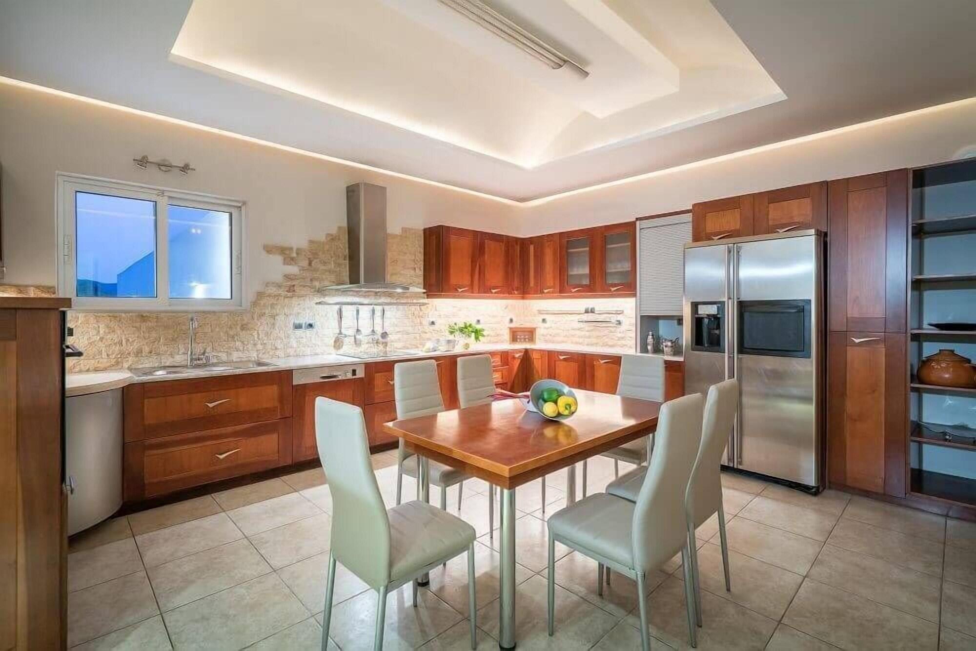 Ostria Luxury *