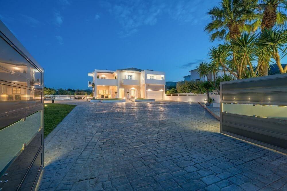Ostria Luxury *