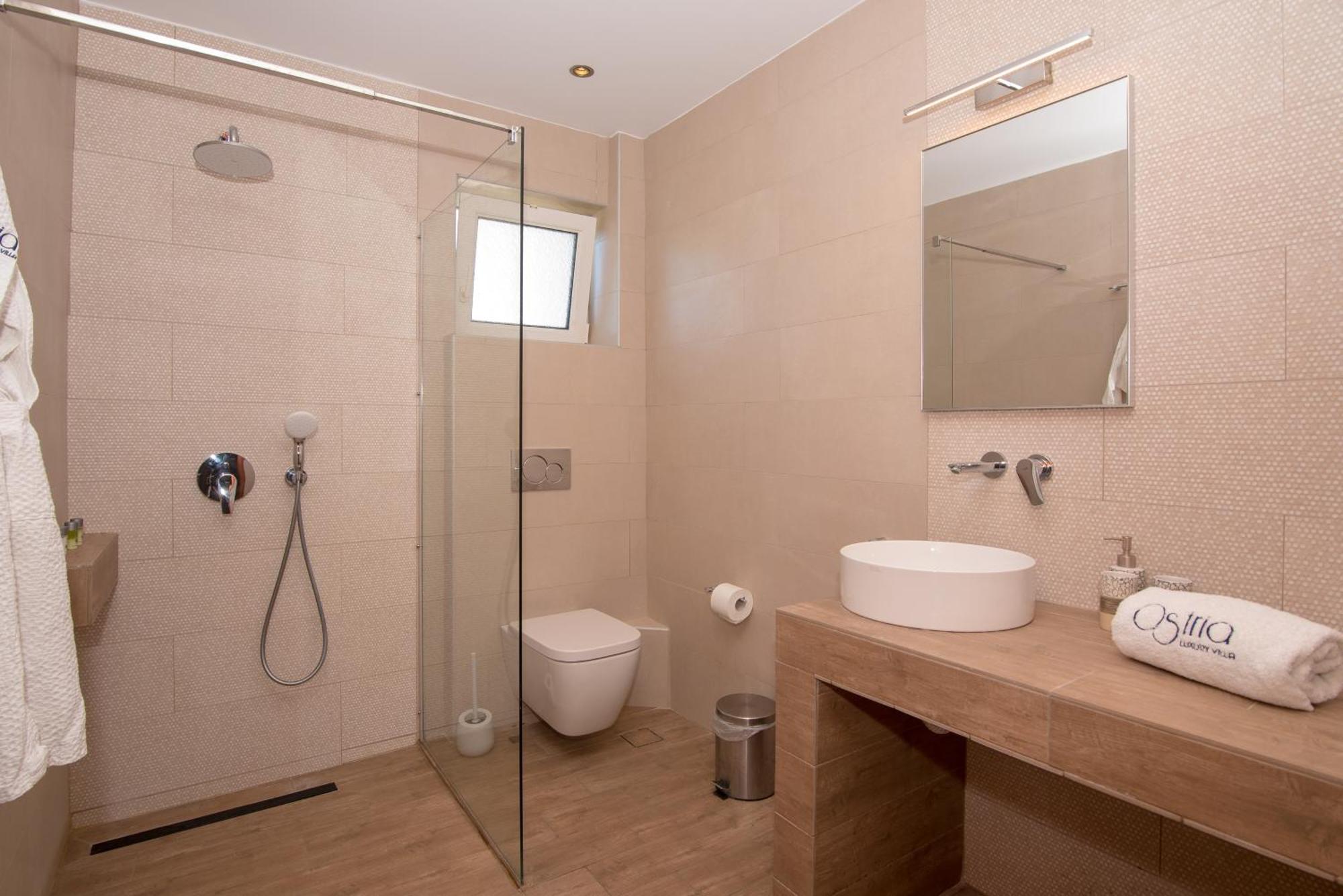 Ostria Luxury * Pandokrátor
